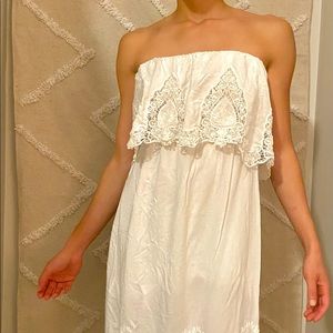 😇Cute, comfy White Strapless Boho Dress😇